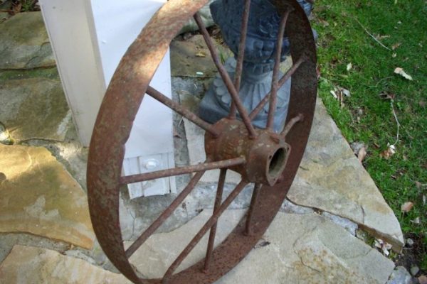 Metal wagon wheel outdoor decor