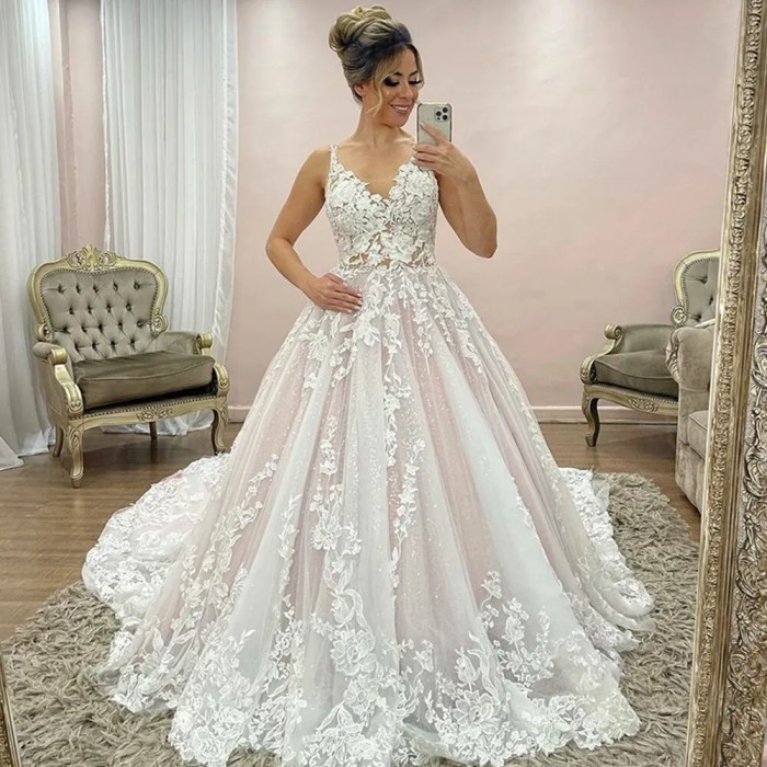 Lace ball gown wedding dresses